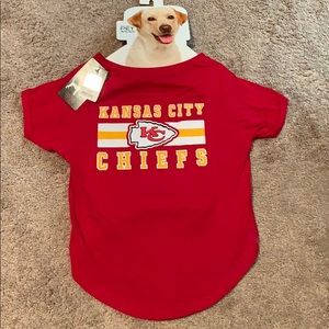 Brand New Kansas City Chiefs Pet T-shirt. Size XL